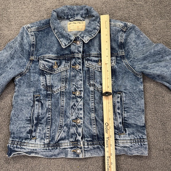 We The Free Denim‎ Jacket Womens XS Blue Acid Wash Cropped Distressed Jean Coat - Picture 7 of 11
